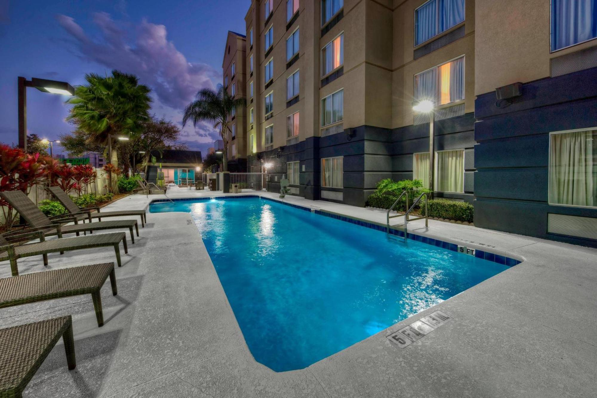 Fairfield Inn And Suites By Marriott Orlando Near Universal Orlando Exterior foto